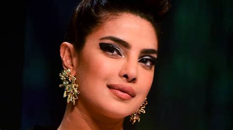 Priyanka Chopra left freaking out after wardrobe malfunction in ...